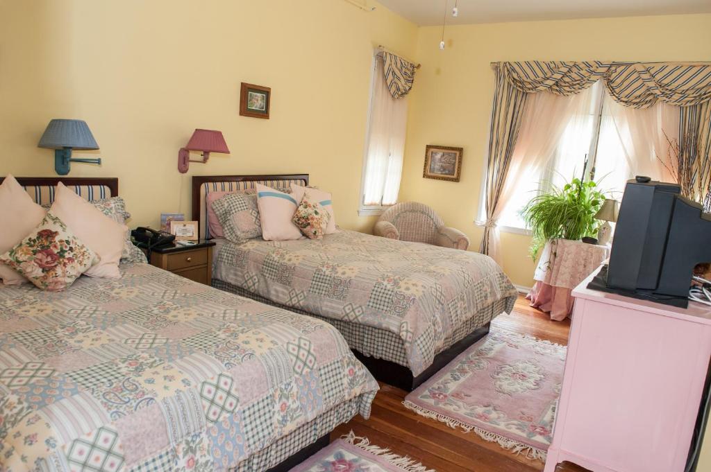Cedars & Beeches Bed & Breakfast Лонг-Бранч Номер фото